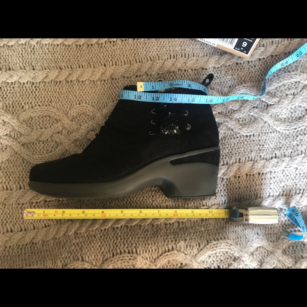 Jambu, size 9, suede black, water resistant booties with lace and cloth details